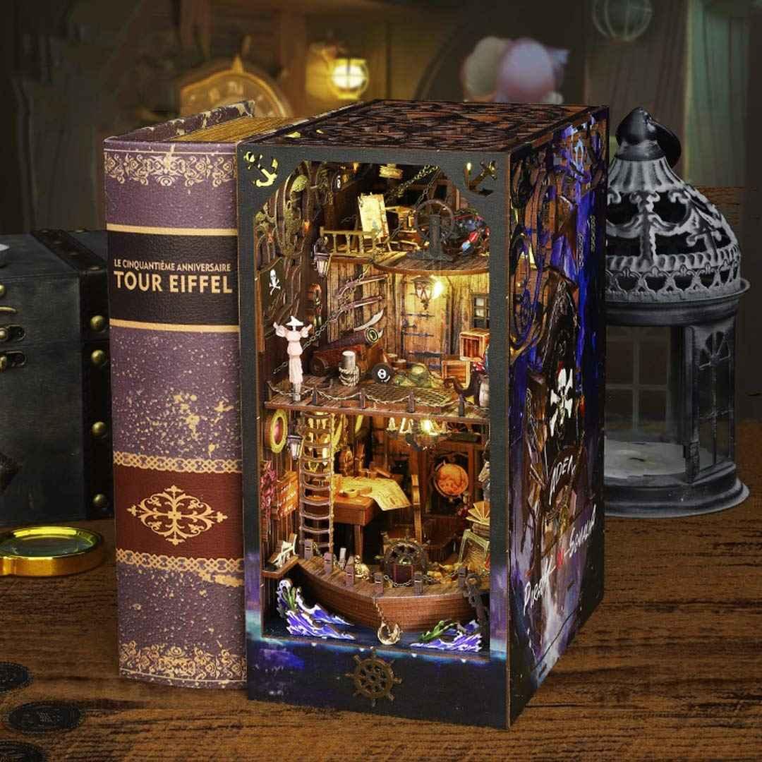 Pirate Captain's Aden Ship DIY Book Nook Kit