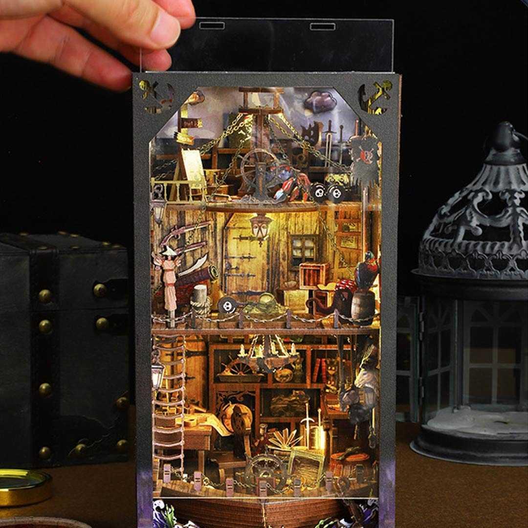Pirate Captain's Aden Ship DIY Book Nook Kit