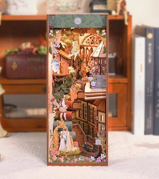 Shakespeare’s Verse DIY Book Nook Kit