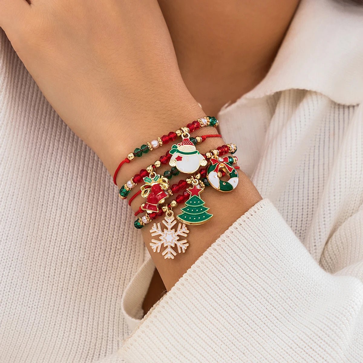 Enchanting Christmas Crystal Bracelet – Adjustable Snowflake & Tree Pendant with Sparkling CCB Beads for Festive Elegance