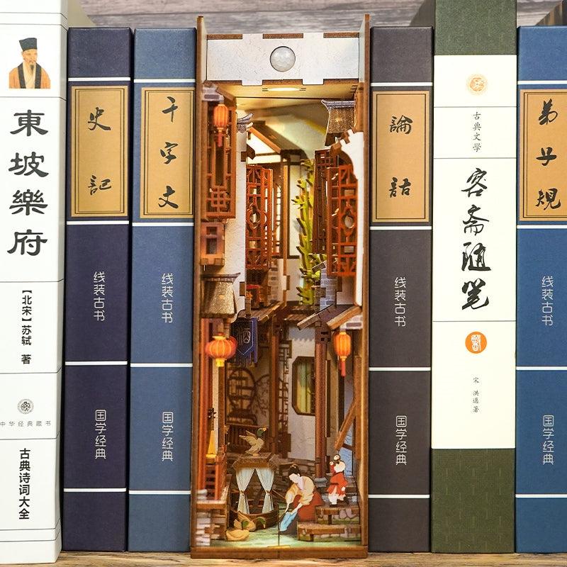 Water Town - DIY Book Nook Kit