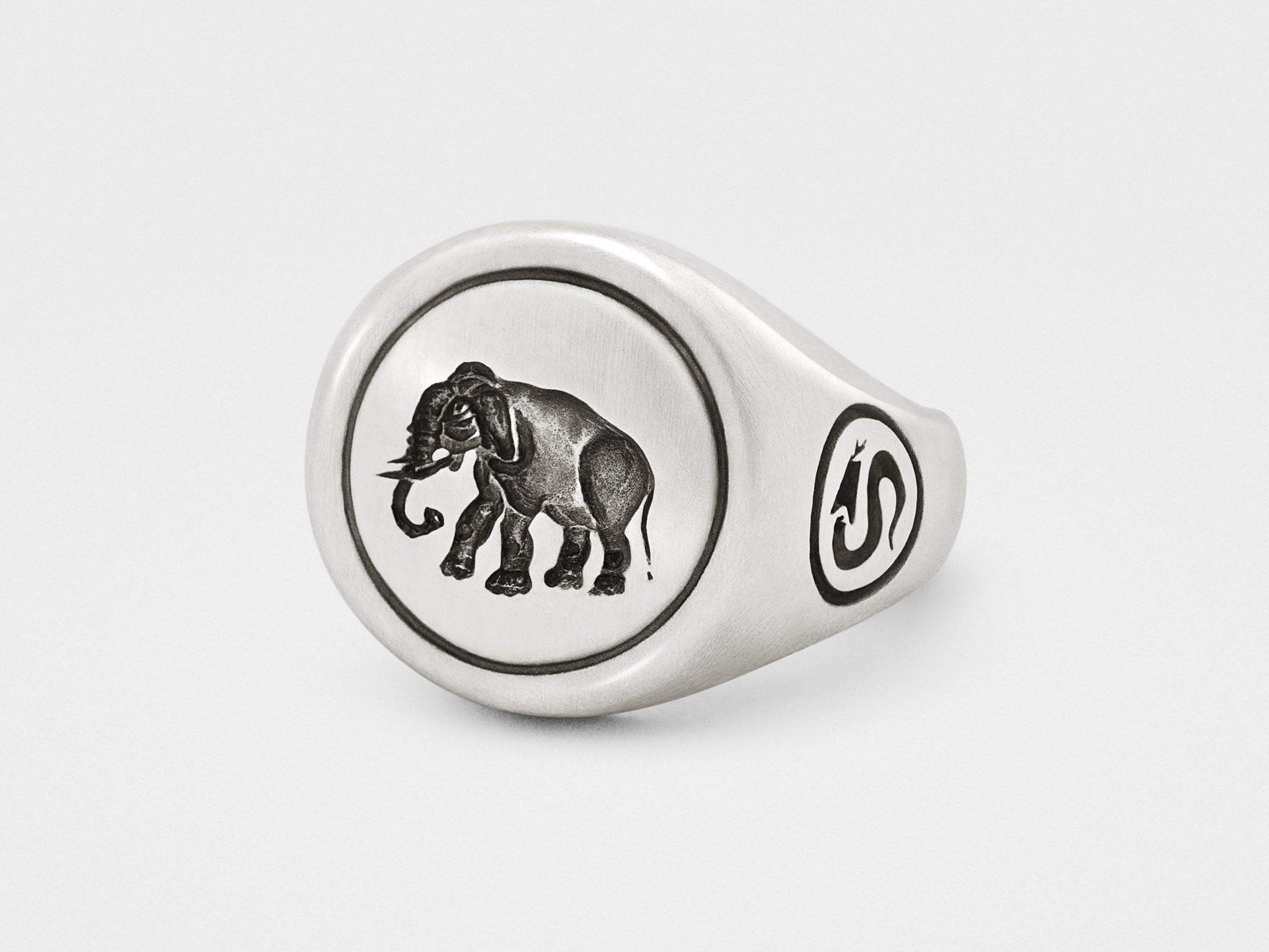 Elephant Signet Ring in Sterling Silver