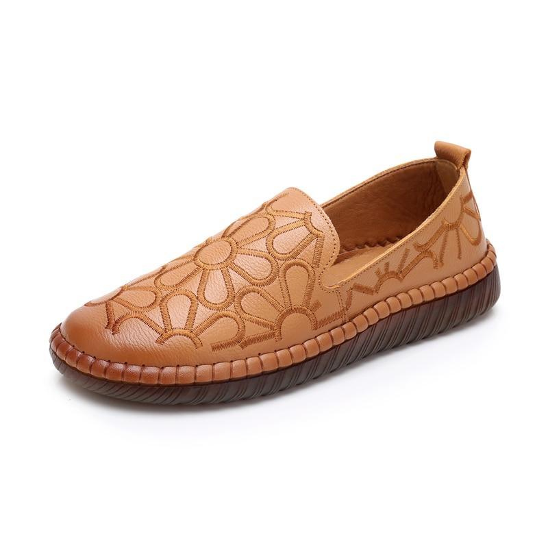 Casual Genuine Leather Flat Shoe Flower Slip On Driving Shoe